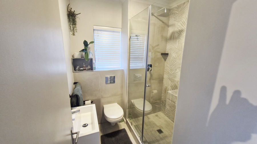  Bedroom Property for Sale in Table View Western Cape